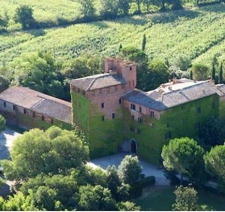Castello Di San Fabiano Guest House Монтероні-д'Арбія Екстер'єр фото